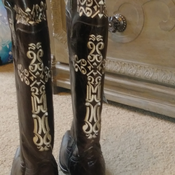 Ladies cowgirl boots - Picture 1 of 3